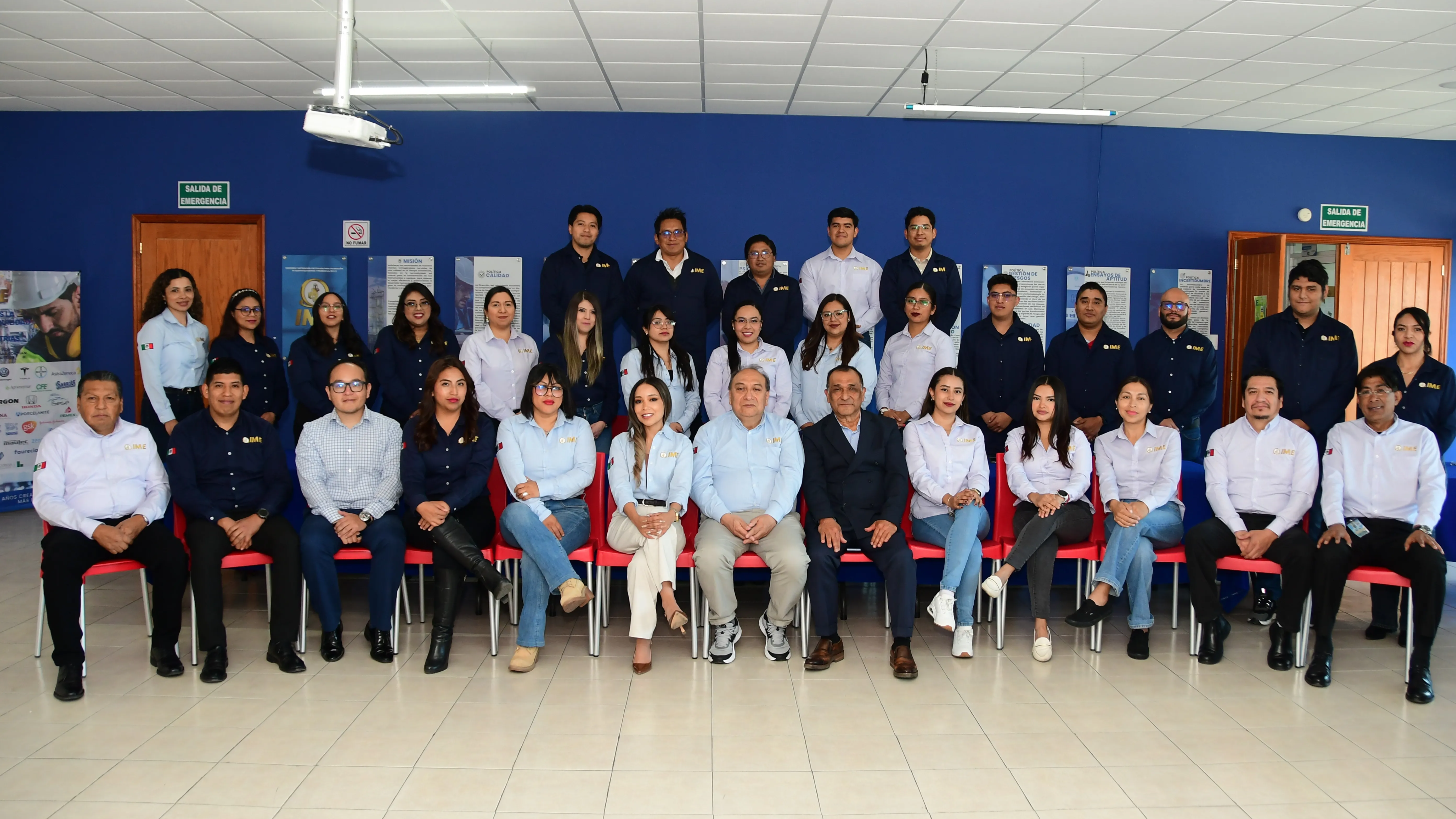 Equipo IME Calibraciones — técnicos en laboratorio